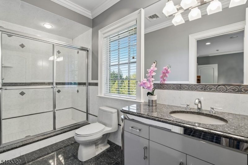 Ensuite Bath #4