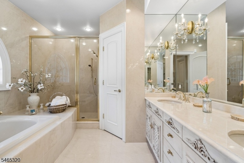 Primary Ensuite Bath