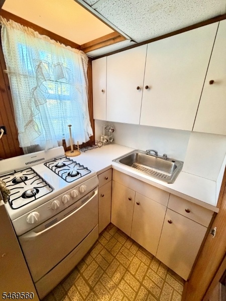 Kitchen behind the bar