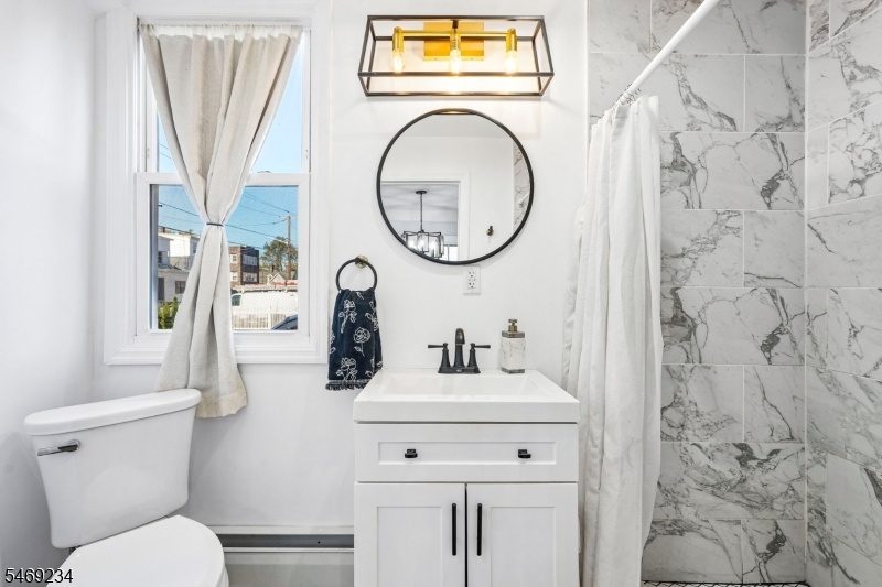 1st floor Bathroom