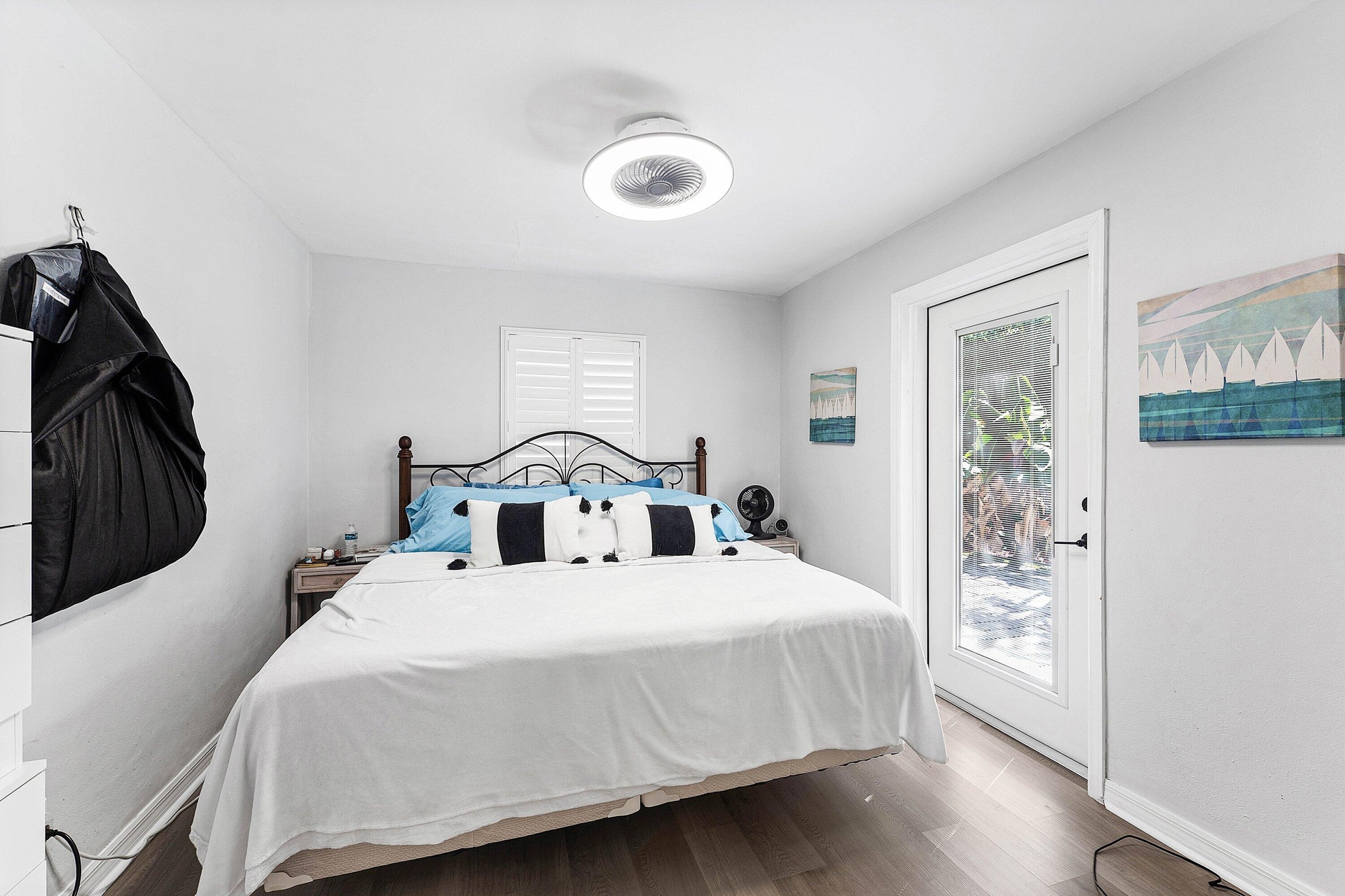 Guest house primary bedroom