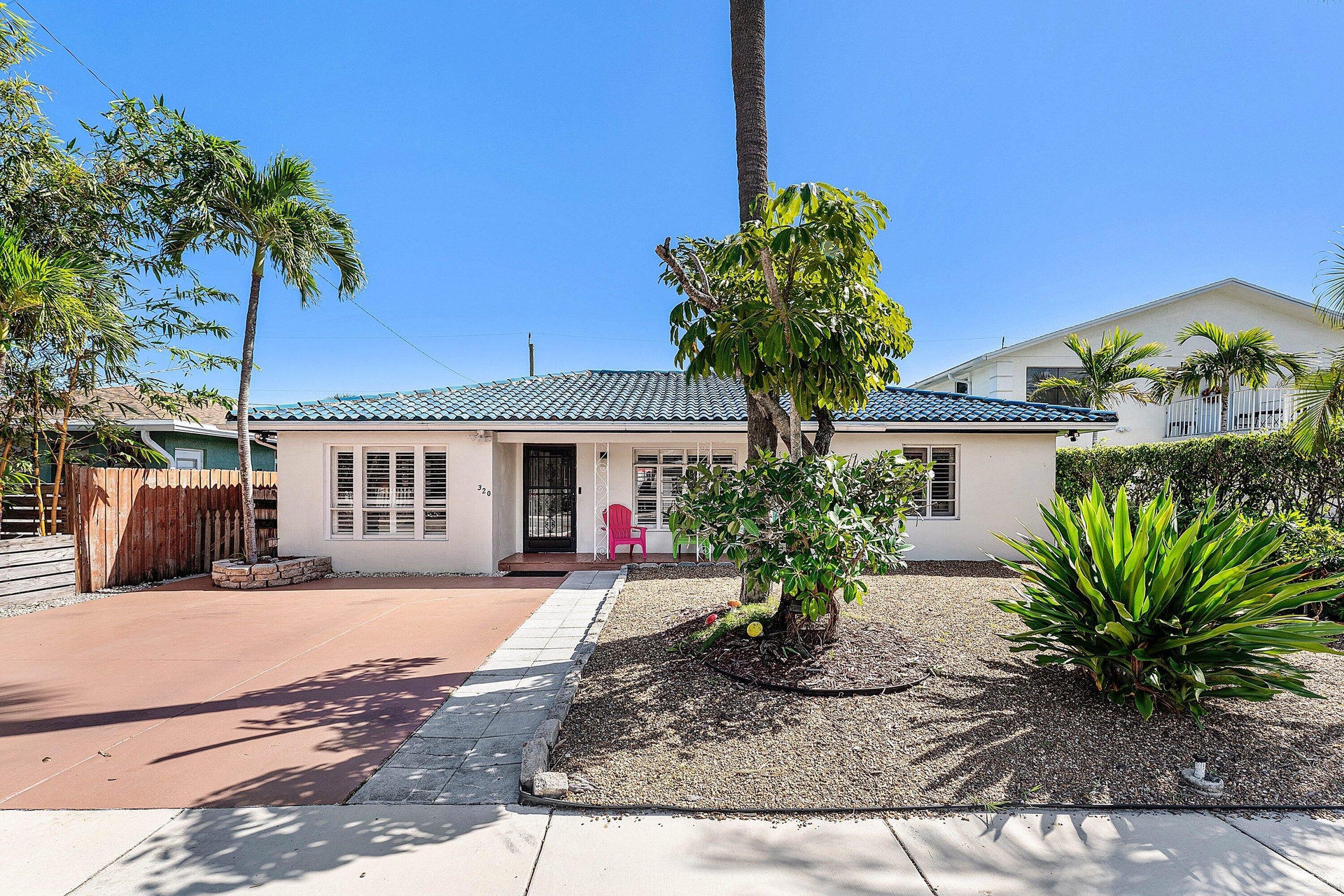 Welcome to 320 S Ocean Breeze