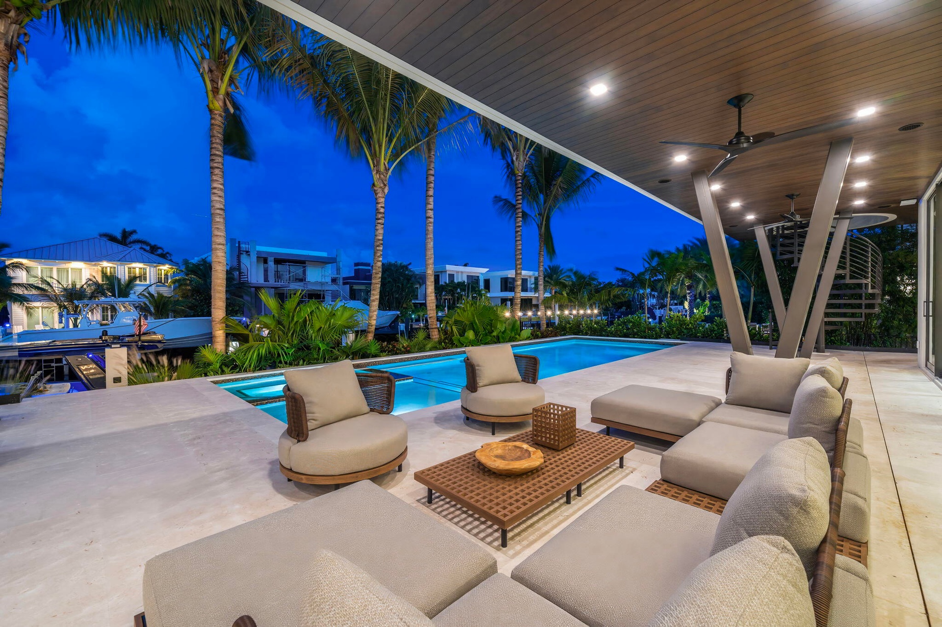 Pool deck lounge