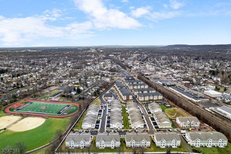 Beautiful Communityw/amenities