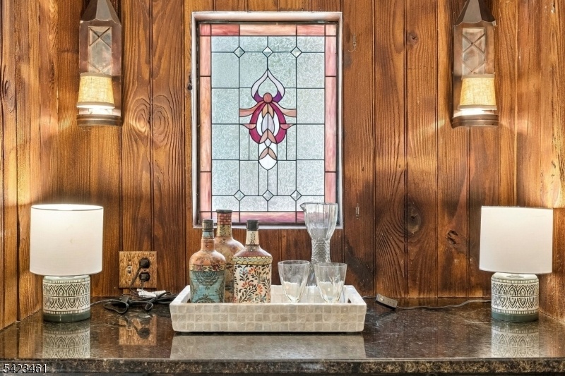 Built-in Bar / Beverage Bar