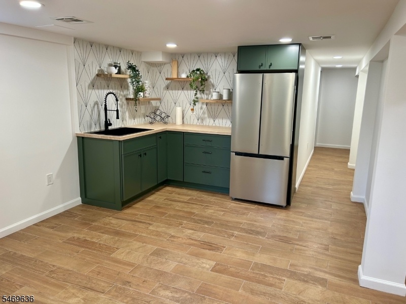 Wet bar