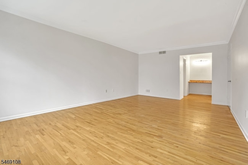 Primary Bed to Dressing Area