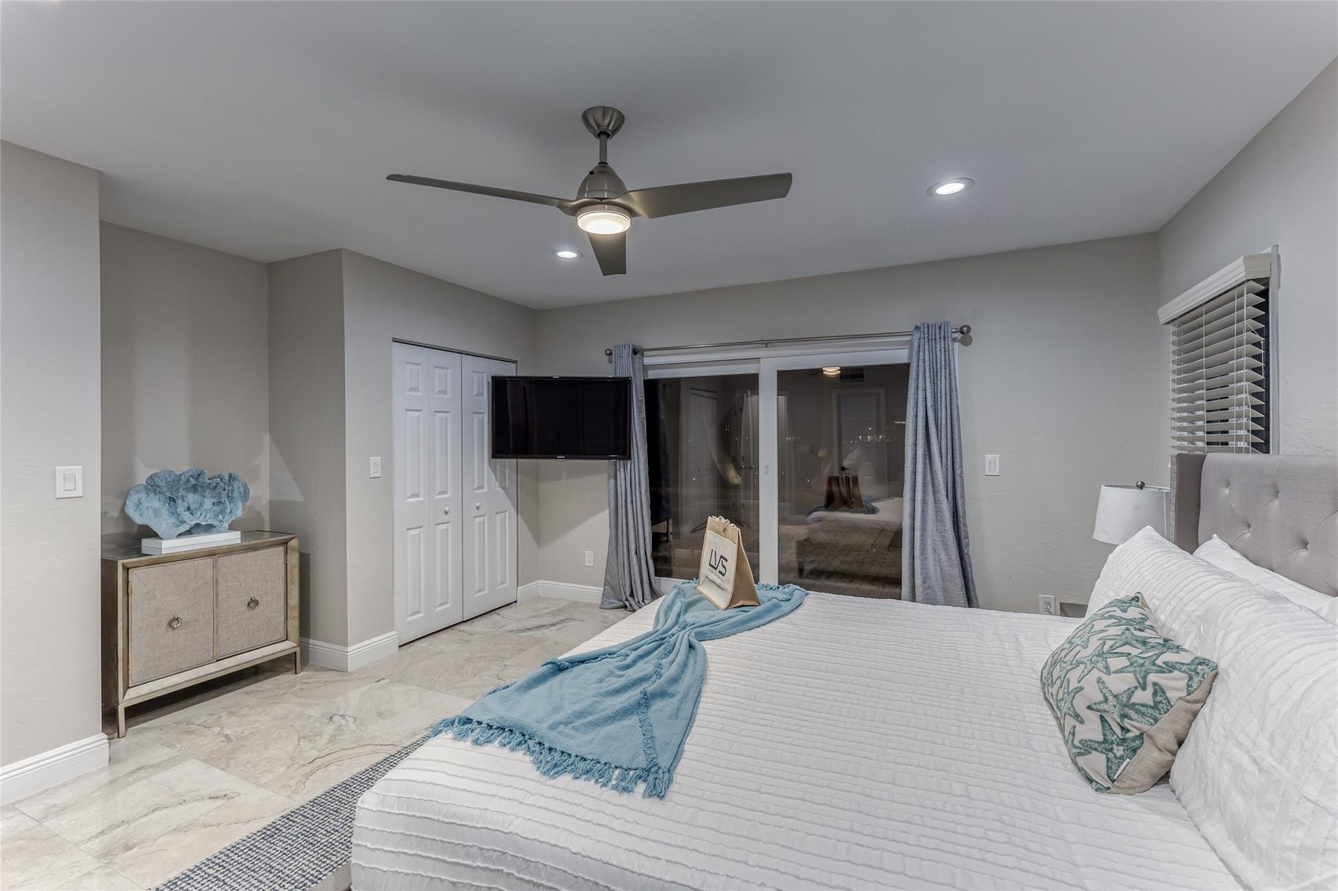BEDROOM #5 (Downstairs) exits to Pool King Size Bed Jack n Jill Bathroom Smart TV