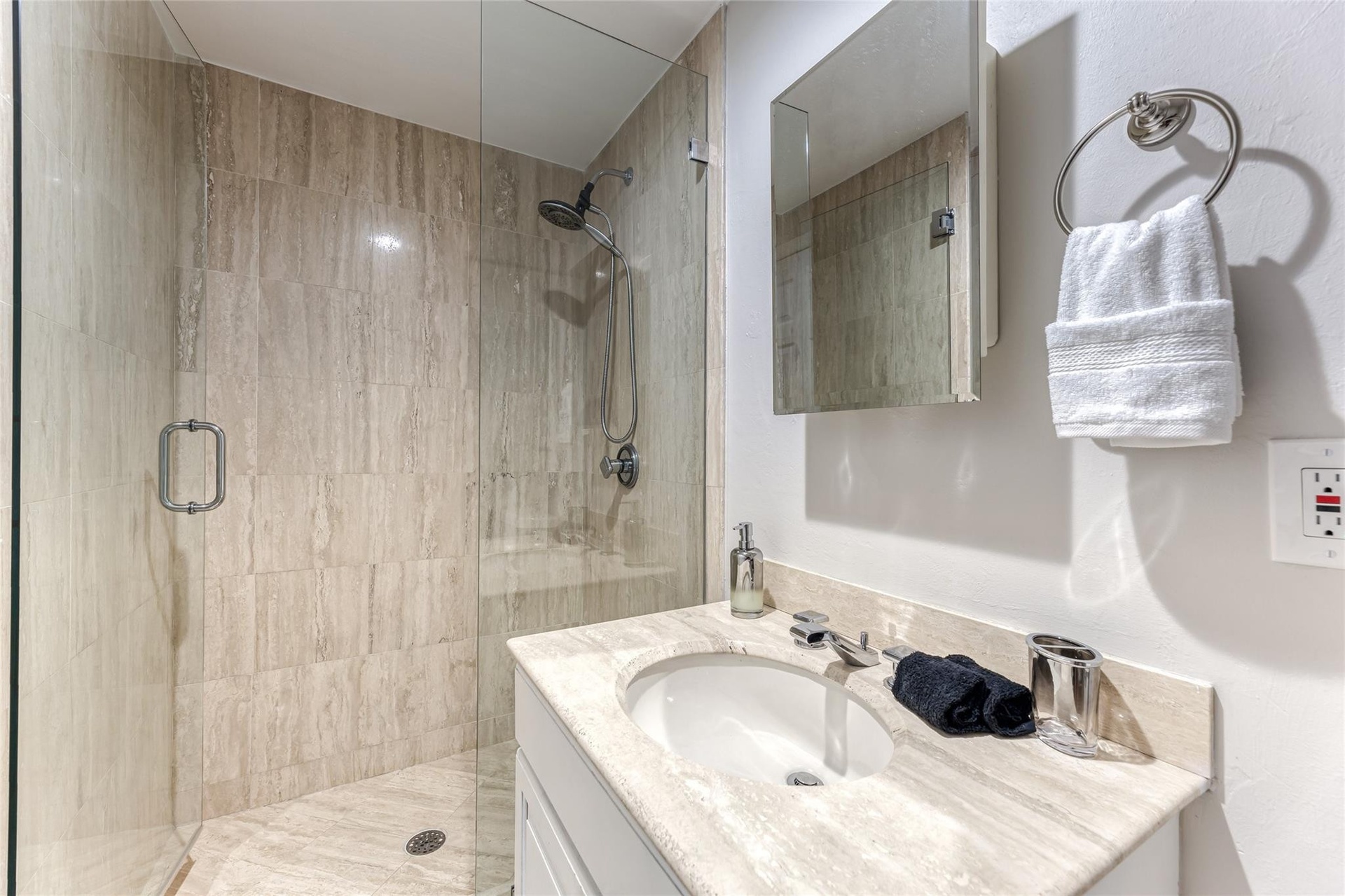 Bedroom #6 En Suite Bathroom #6 with Shower