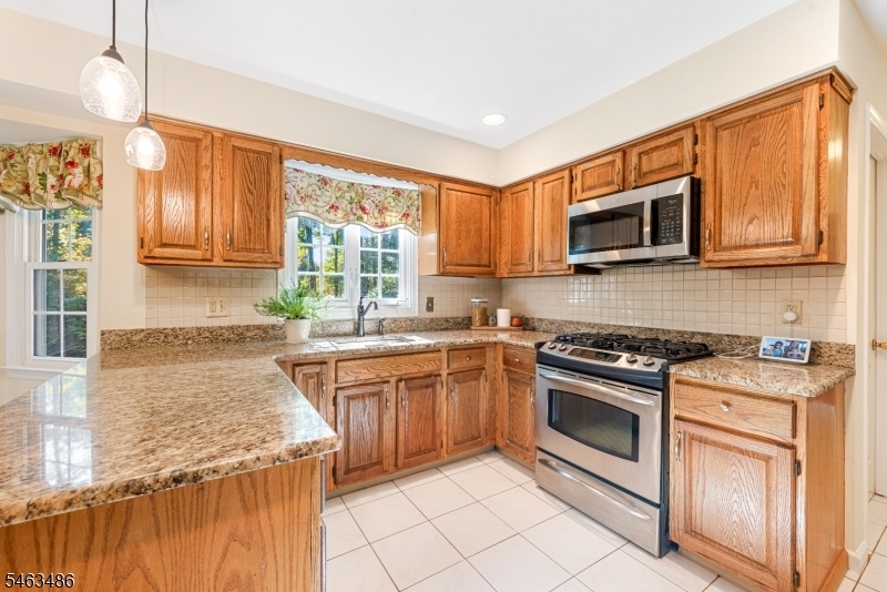 Custom Spacious Kitchen