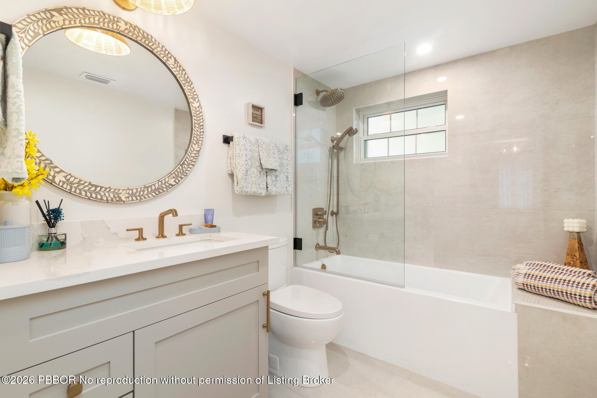 Guest Room en-suite bath