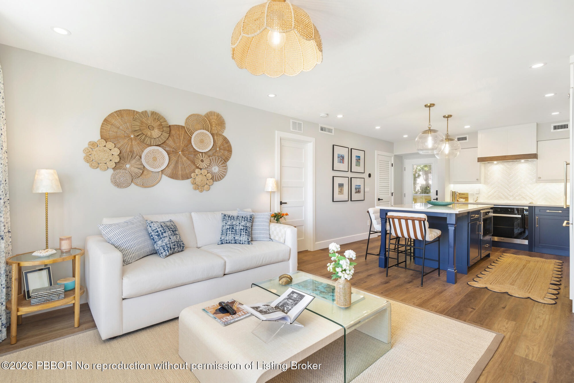 Spacious, light and bright