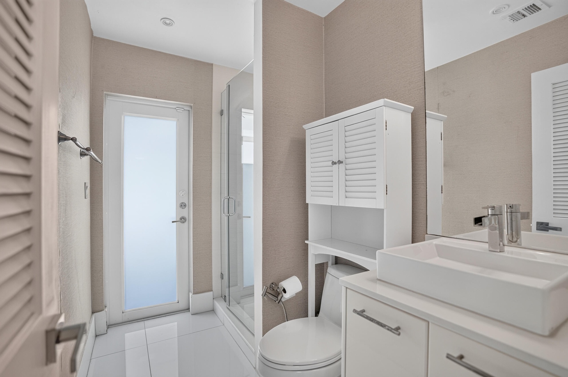 CABANA BATHROOM