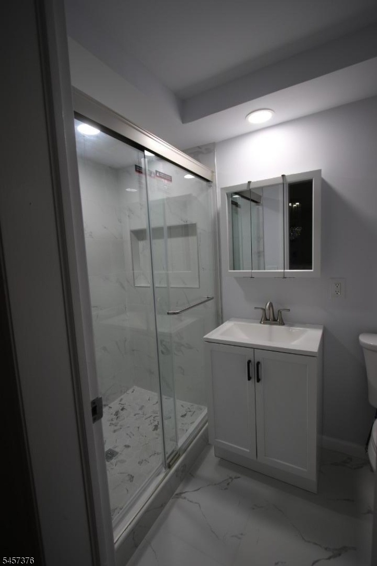New Full Bath in Master BR
