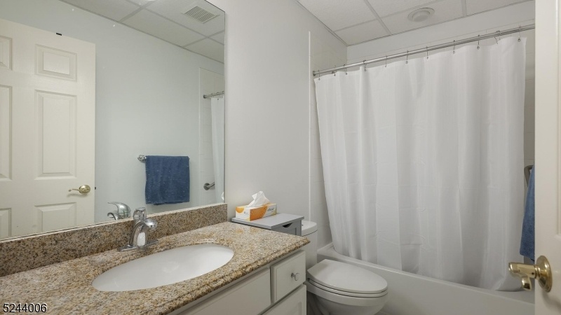 2nd Floor Bath