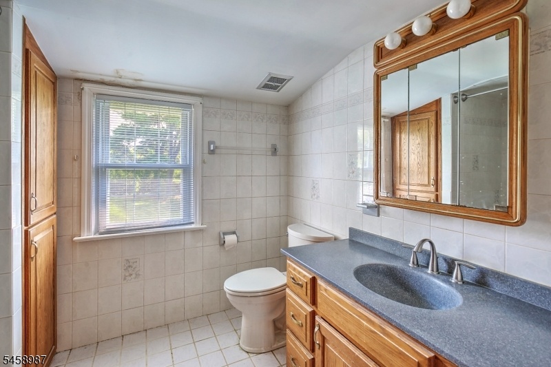 Bathroom upper level