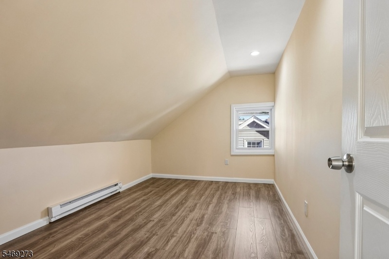 Bonus Room `2