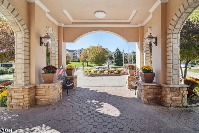 Clubhouse stately entry