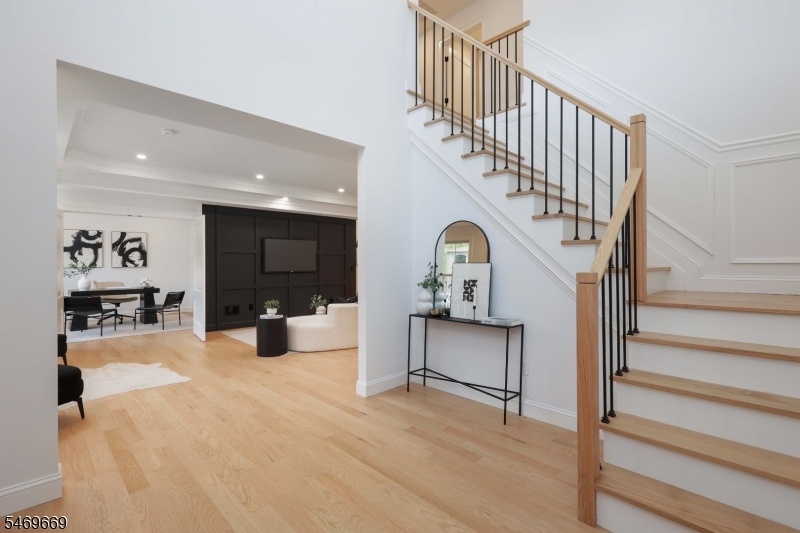 Foyer/Open Layout