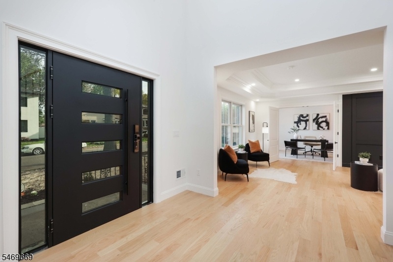Foyer/Open Layout