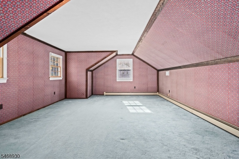 Unstaged bedroom 4