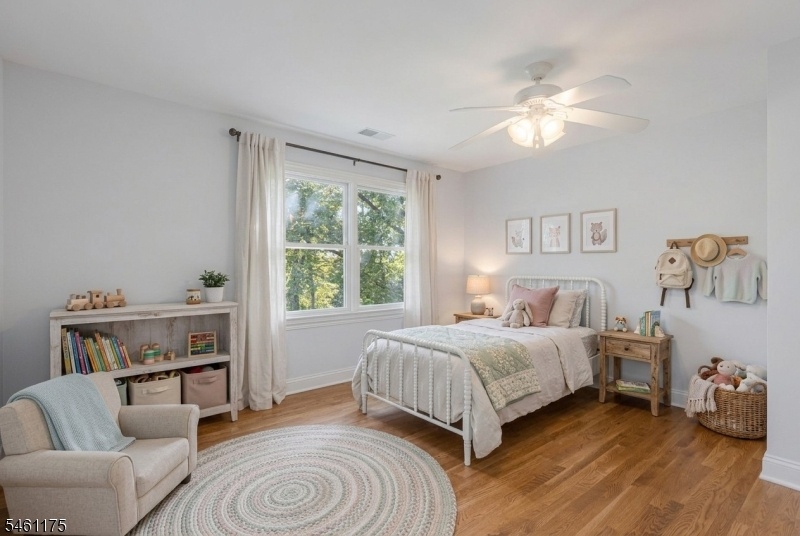 Bedroom (VS)