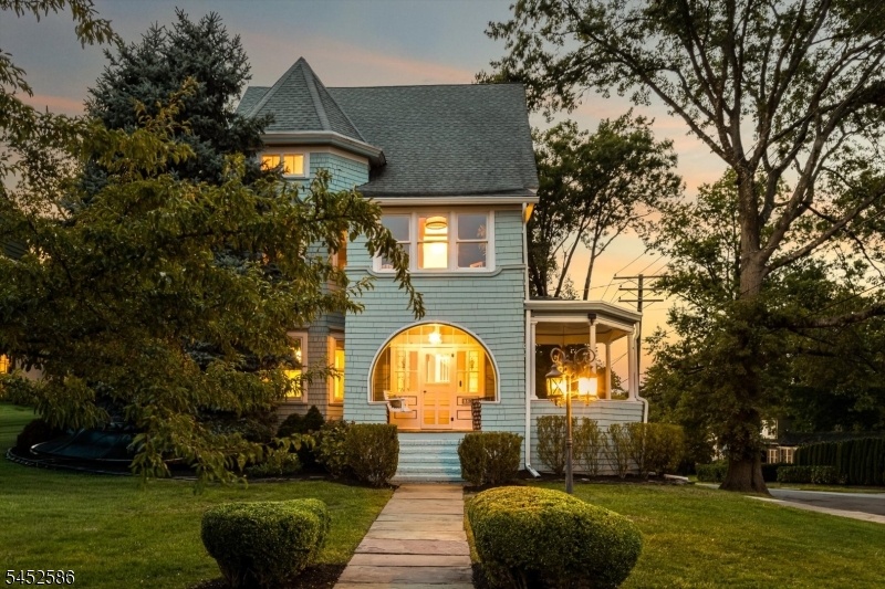 Front Exterior / Twilight