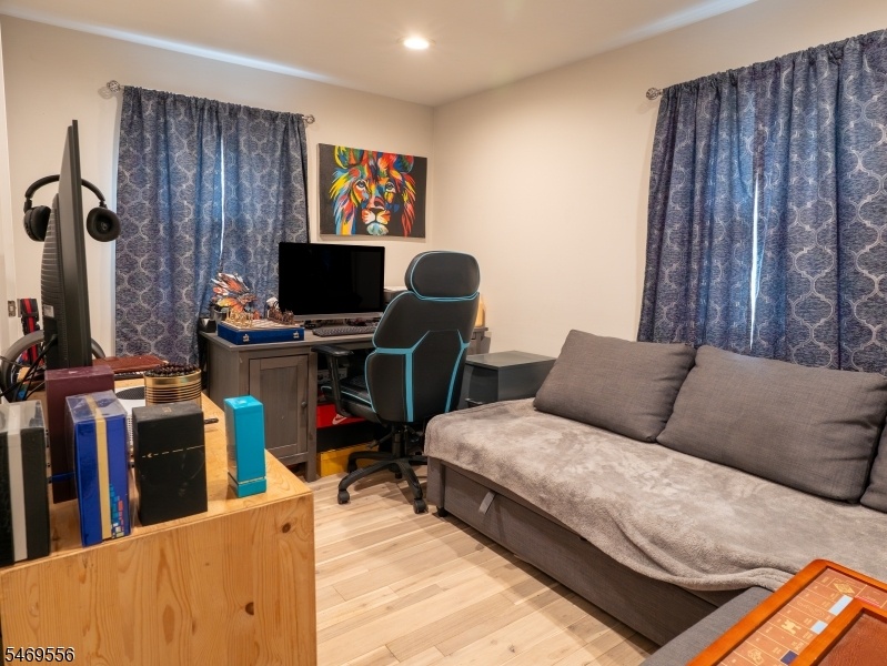 bedrom 4