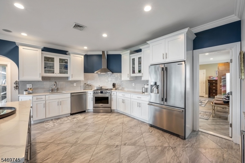 kitchen access to office suite