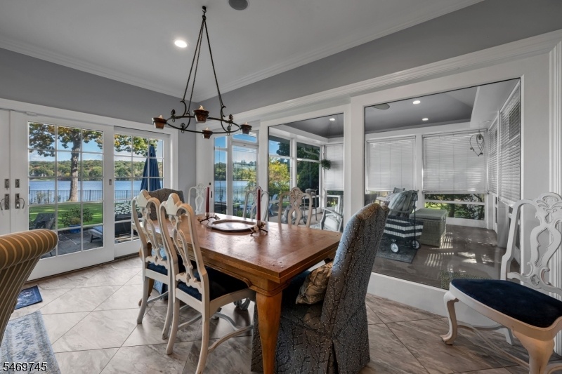 Dining area off kitchen