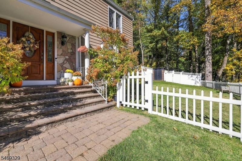Paver patio walkway