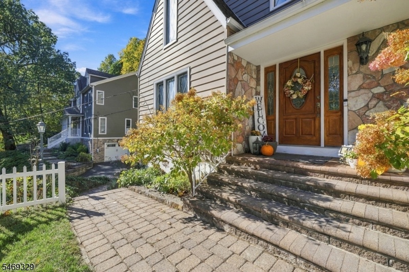 Paver walkway entrance
