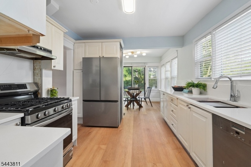 Newly Renovated Kitchen