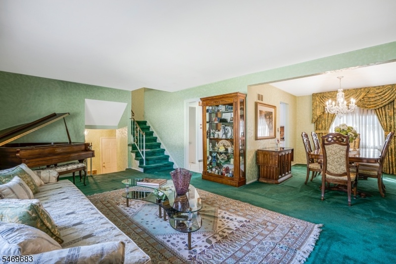 Living room/soft seating