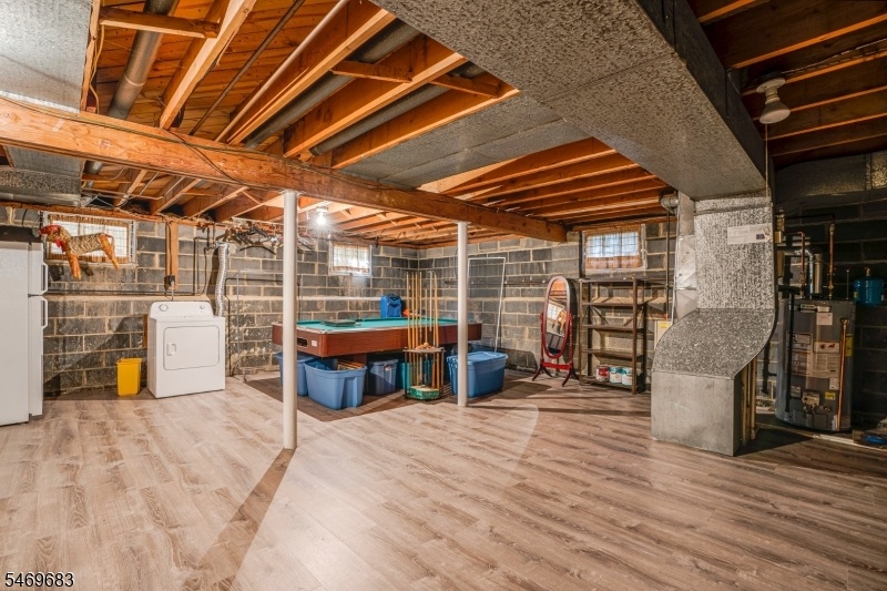 Full, unfinished basement