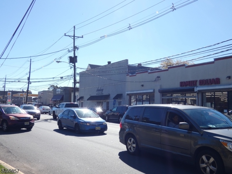 NEXT TO 7-11 & FAMILY DOLLAR