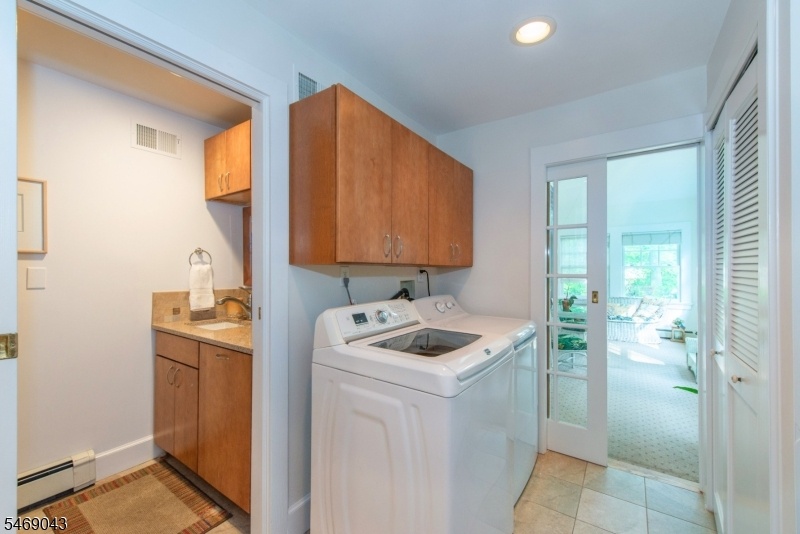 1st flr laundry & powder room