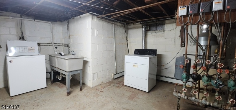 Laundry / Utility room