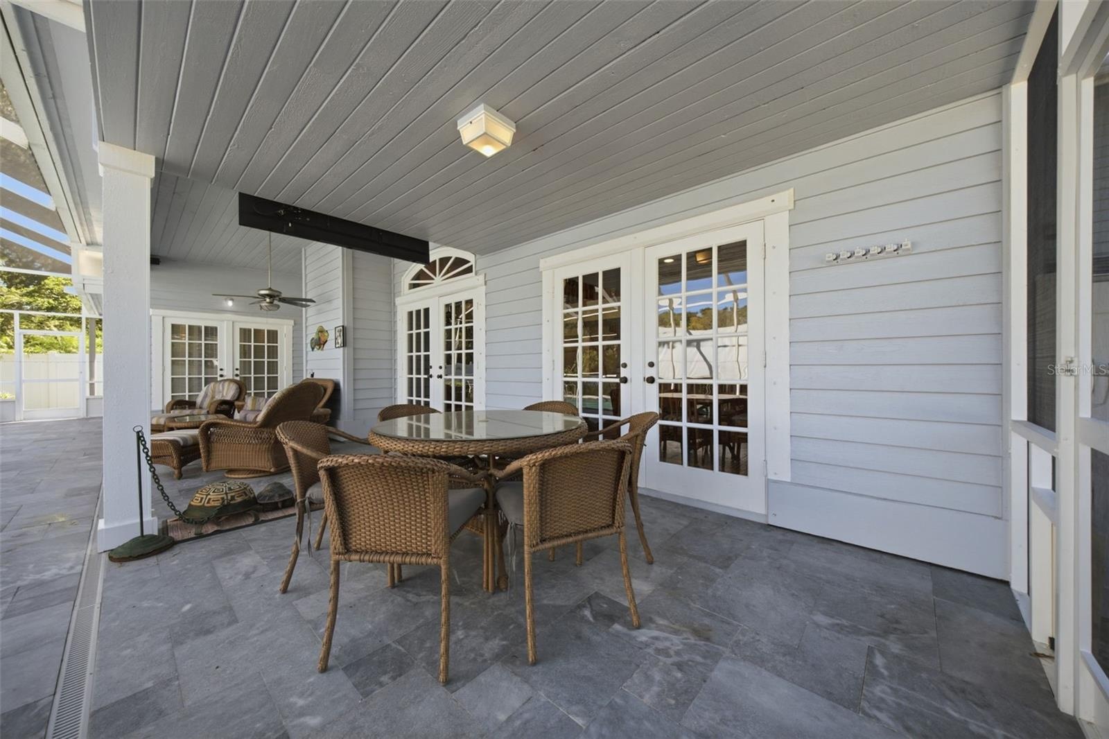 Covered Entertainment Area on Lanai - Screen Enclosure
