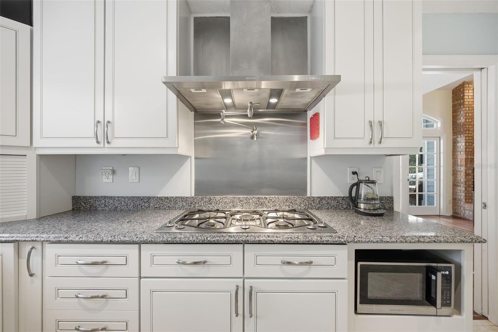 Gas Range, Pot-filler