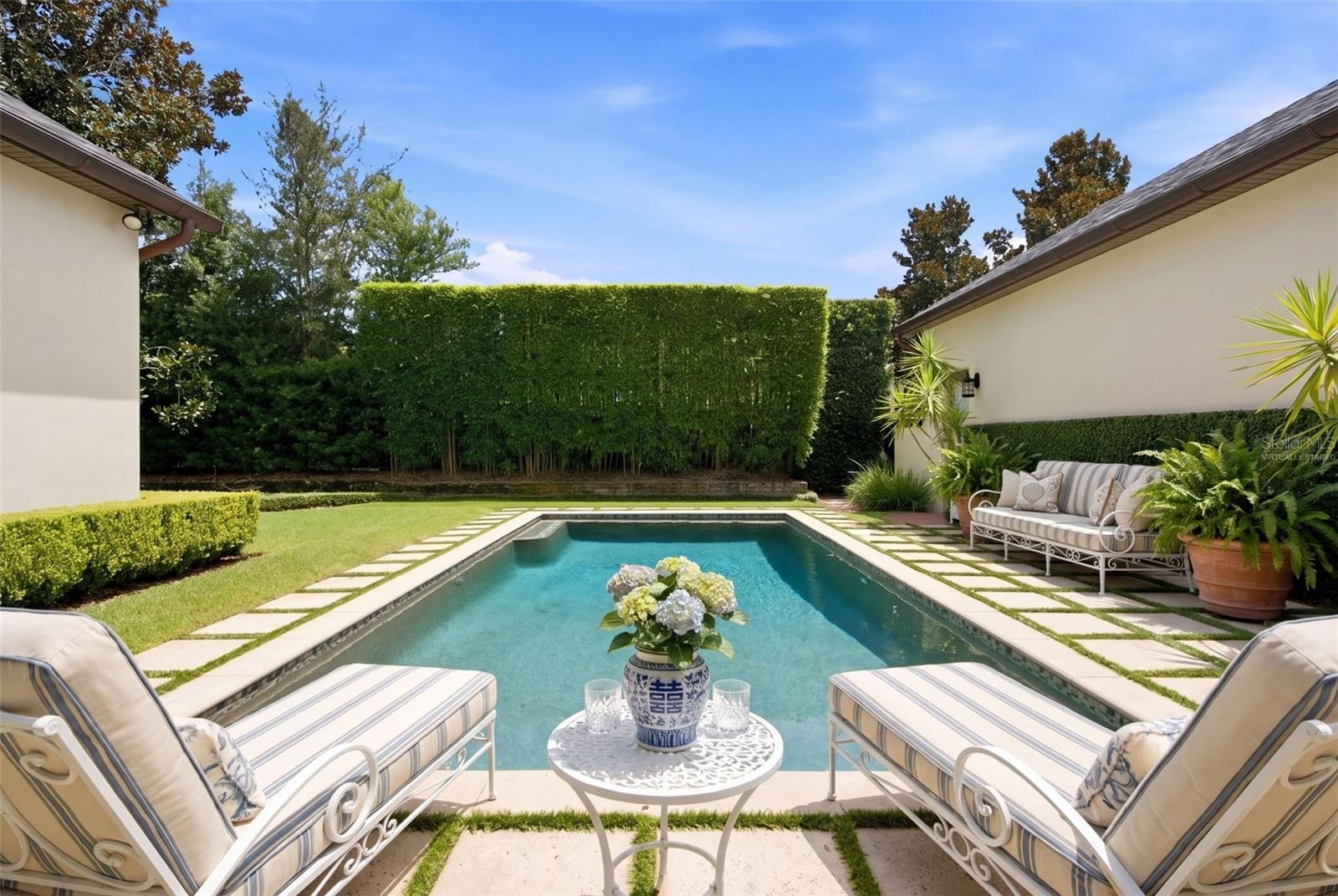 virtually staged pool