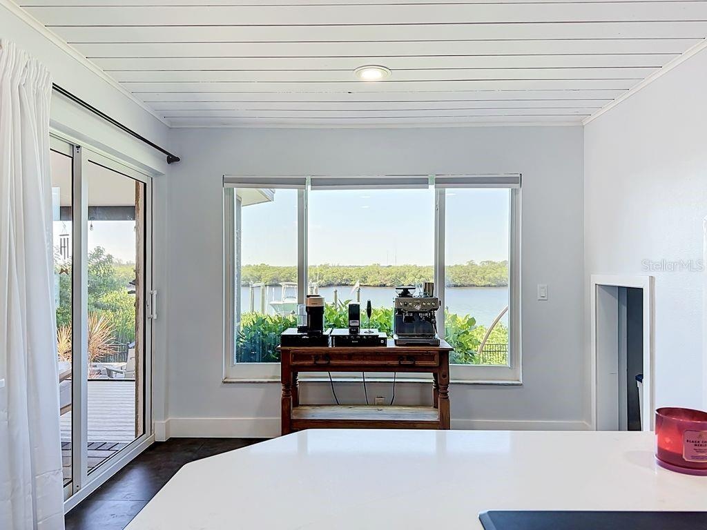 Coffee Bar with River view