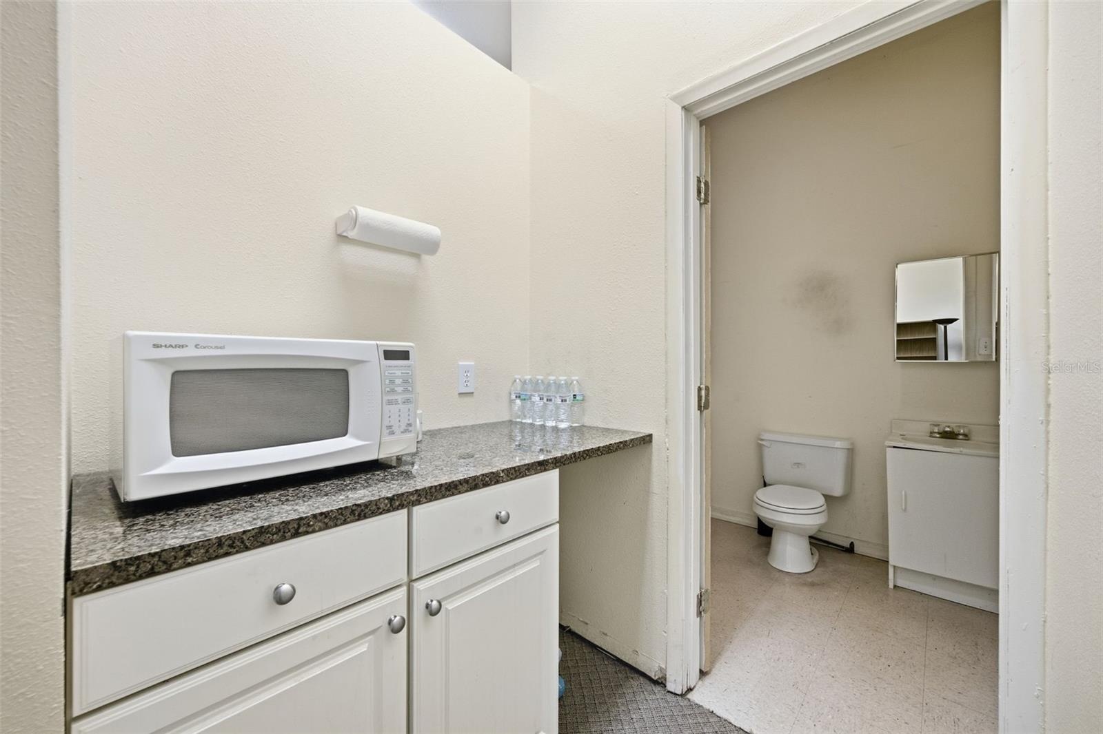 1/2 bath