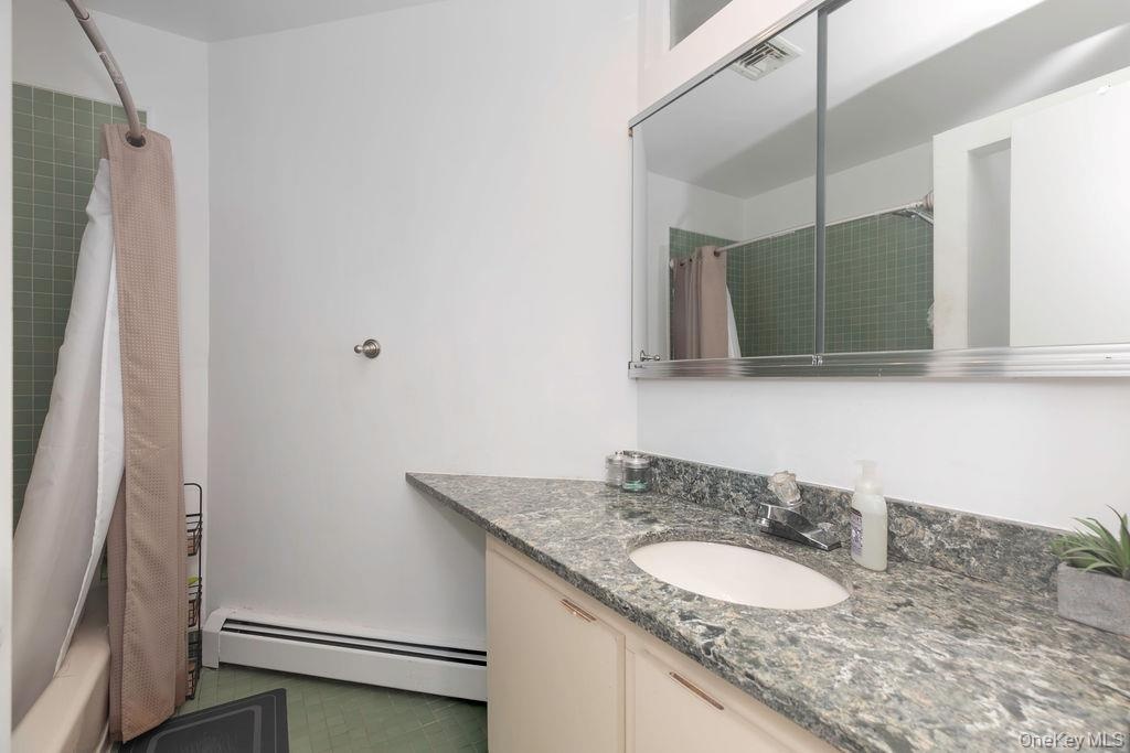 2nd floor full bath