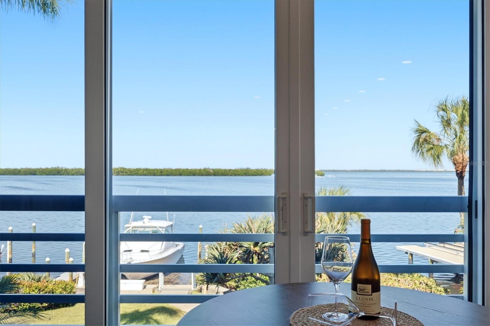 Enjoy live by the water from your home.