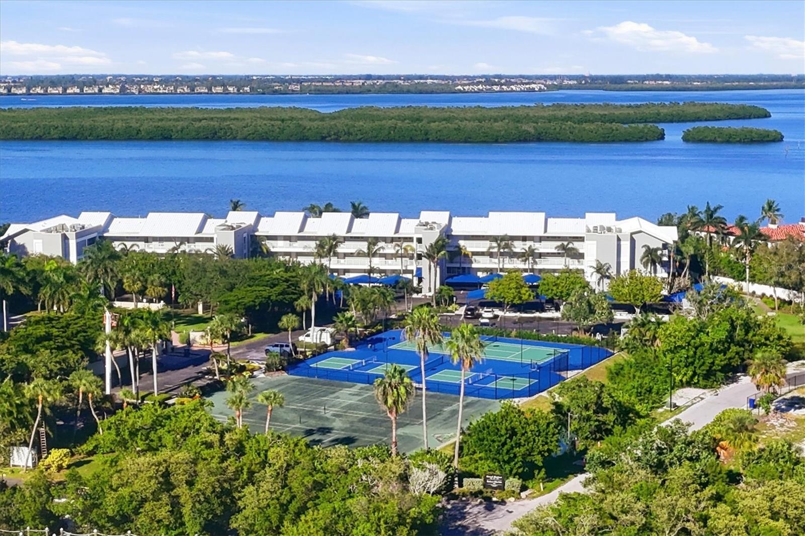 Harbour Villa Club