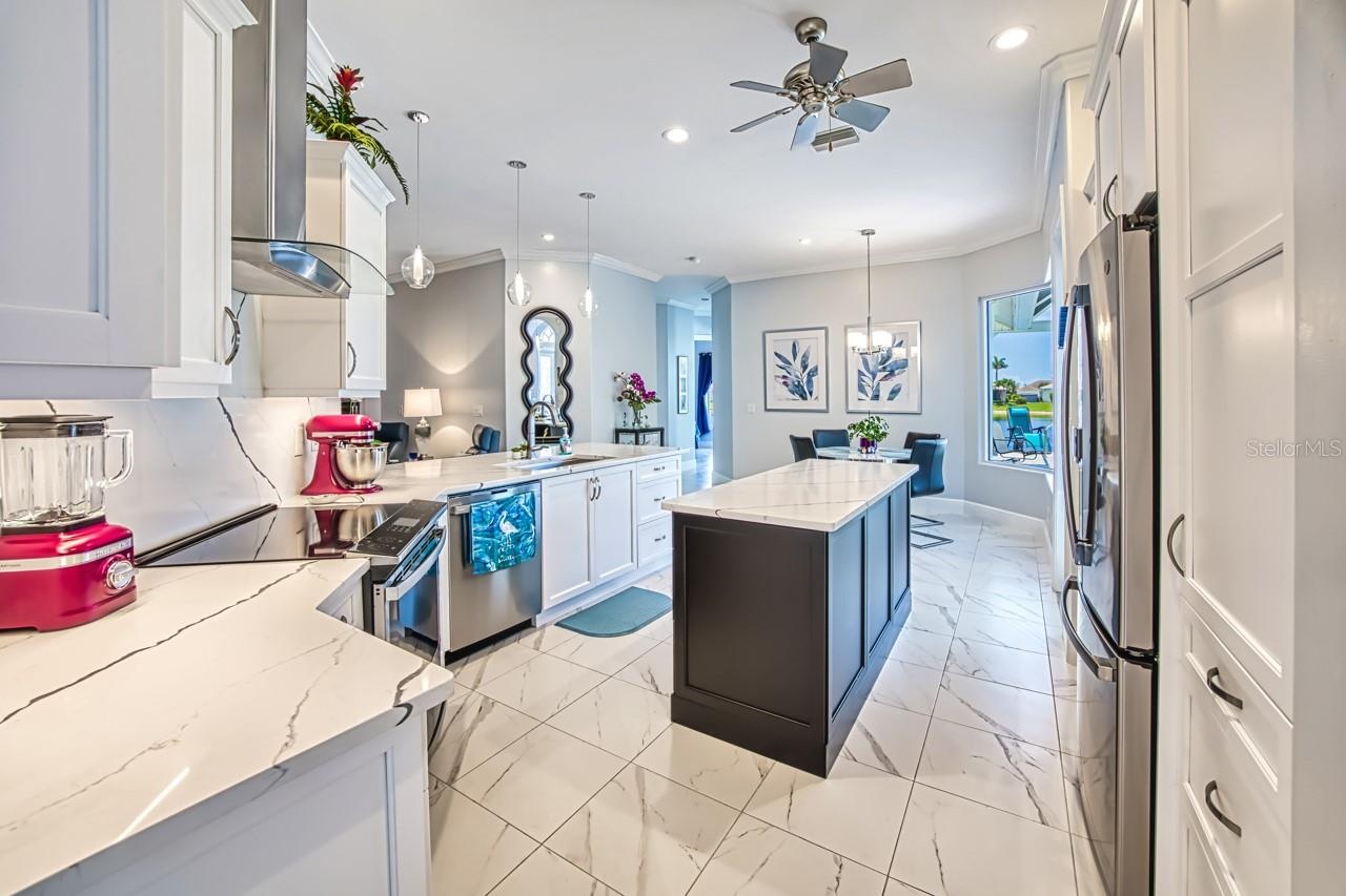 Custom Kitchen cabinets in 2022