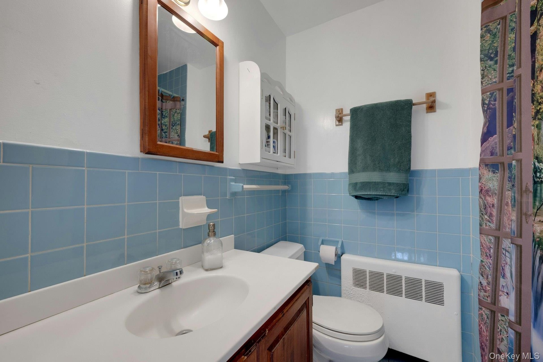 This is the first floor bath.