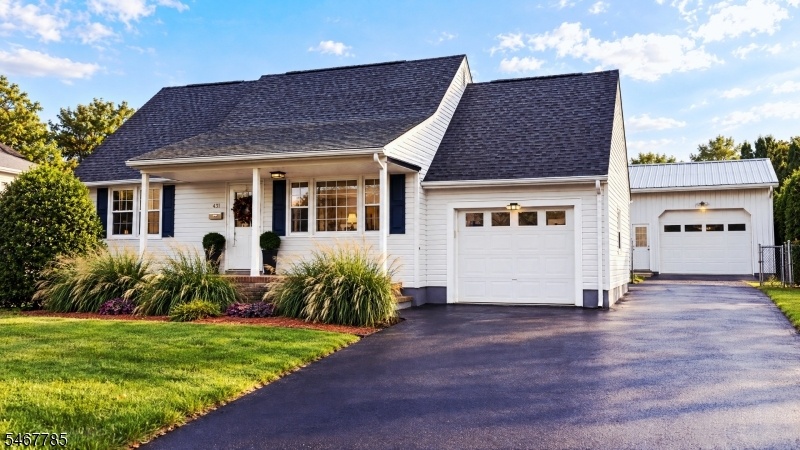 431 Sidorske Ave-Front