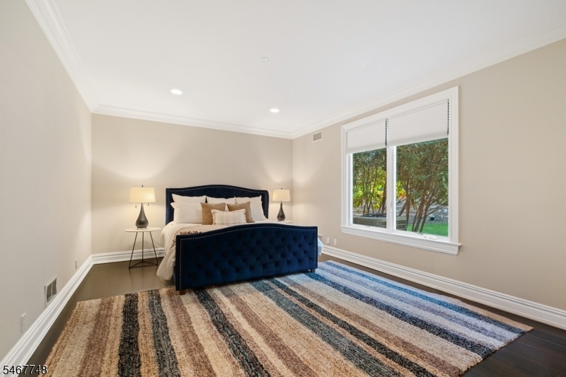 1st floor Guest Room